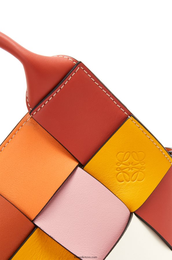Loewe moterys mažas perteklinis odinis austas krepšys iš veršio odos oranžinė BZ26XN102