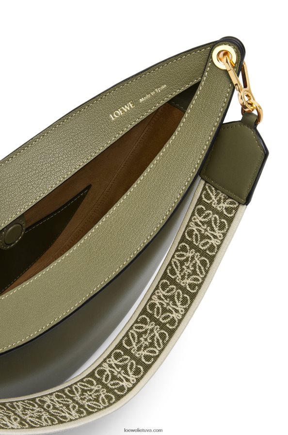 Loewe moterys luna krepšys iš satino veršio odos ir žakardo avokado žalia BZ26XN511