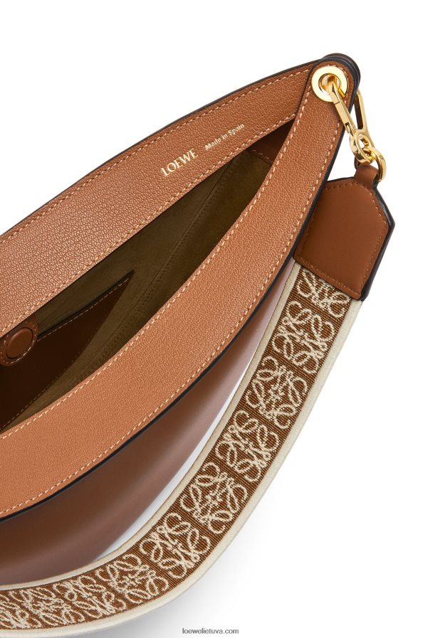 Loewe moterys luna krepšys iš satino veršio odos ir žakardo pekano BZ26XN453