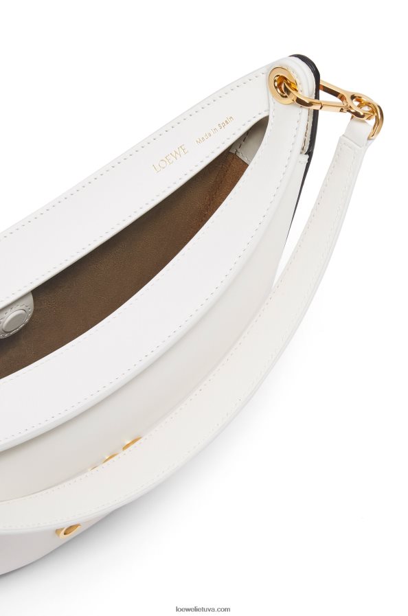 Loewe moterys mažas luna krepšys iš satino blauzdos odos minkšta balta/natūrali BZ26XN449