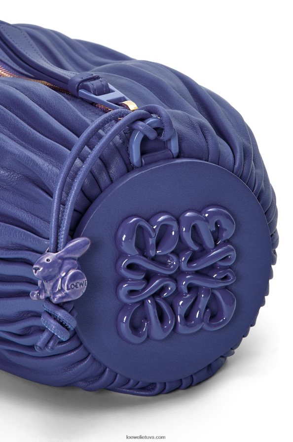 Loewe moterys apyrankės kišenė iš klostuoto nappa giliai violetinė glazūra BZ26XN601