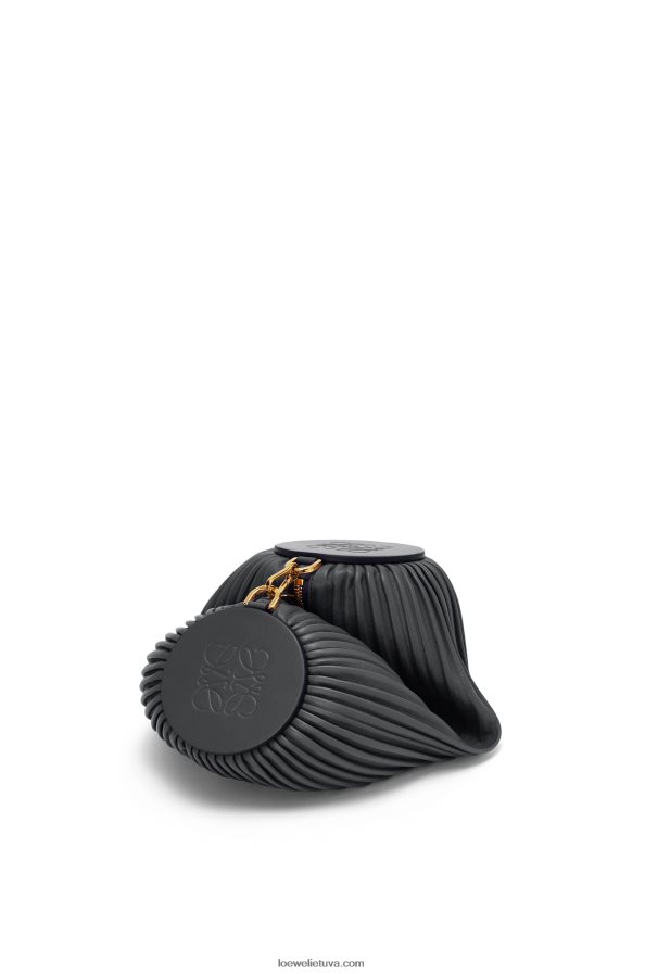 Loewe moterys apyrankės kišenė iš klostuoto nappa juodas BZ26XN632