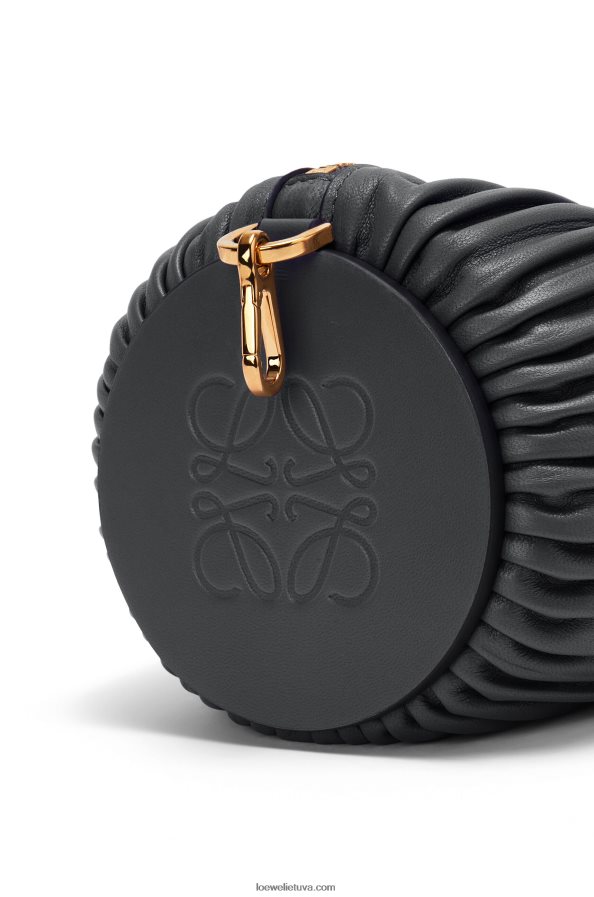 Loewe moterys apyrankės kišenė iš klostuoto nappa juodas BZ26XN632