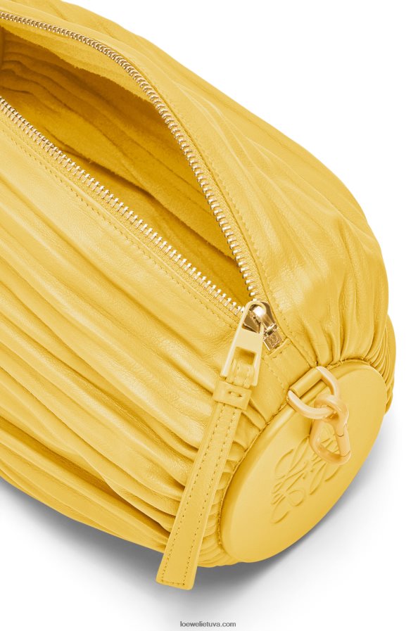 Loewe moterys apyrankės kišenė iš klostuoto nappa šviesiai geltona glazūra BZ26XN602
