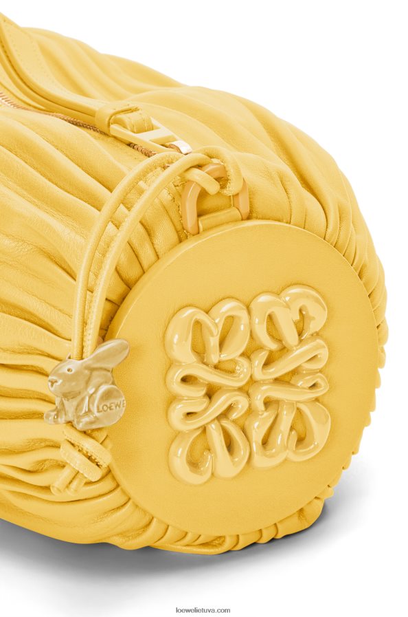 Loewe moterys apyrankės kišenė iš klostuoto nappa šviesiai geltona glazūra BZ26XN602