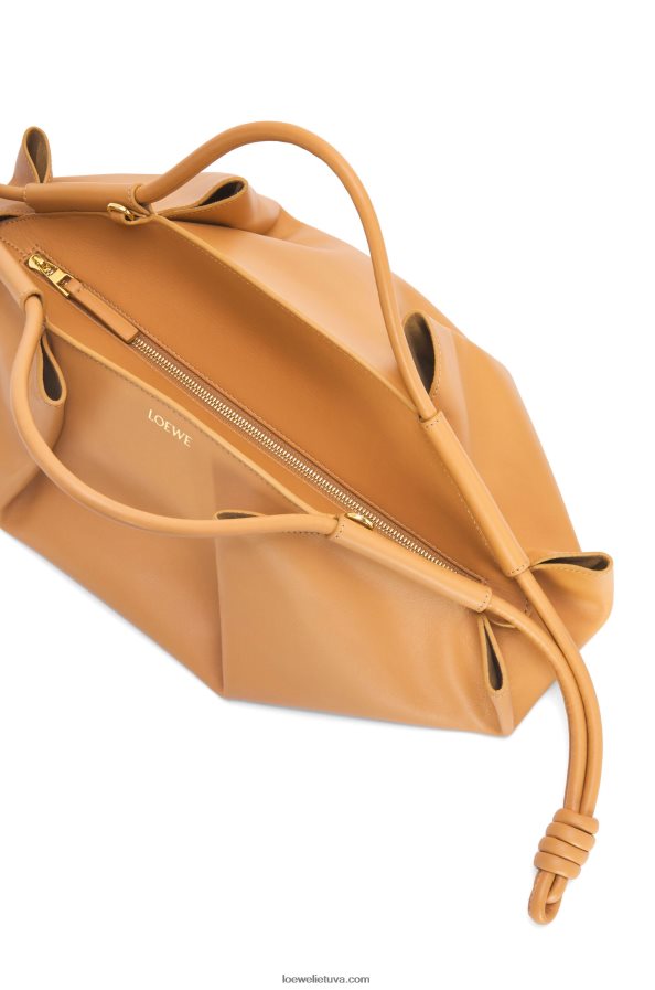 Loewe moterys Paseo krepšys iš blizgios nappa veršiuko odos šilta dykuma BZ26XN417