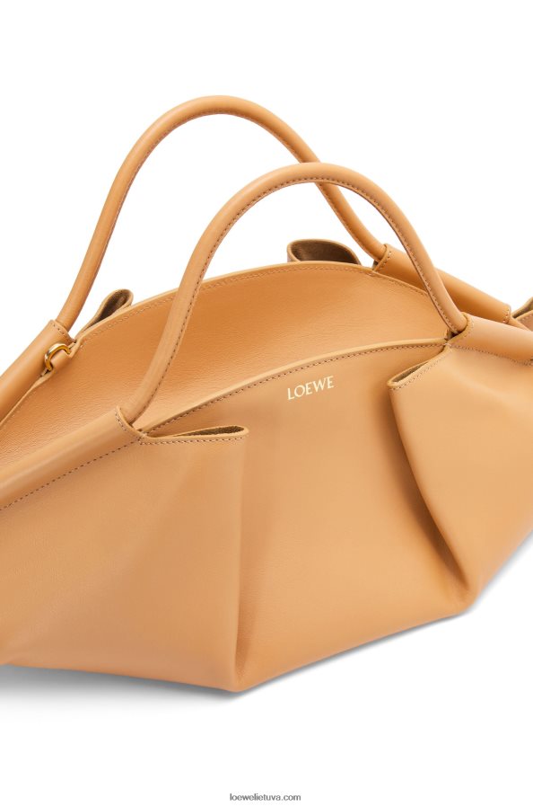 Loewe moterys Paseo krepšys iš blizgios nappa veršiuko odos šilta dykuma BZ26XN417