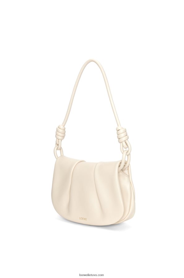Loewe moterys Paseo kuprinė iš blizgios nappa blauzdos odos angora BZ26XN336