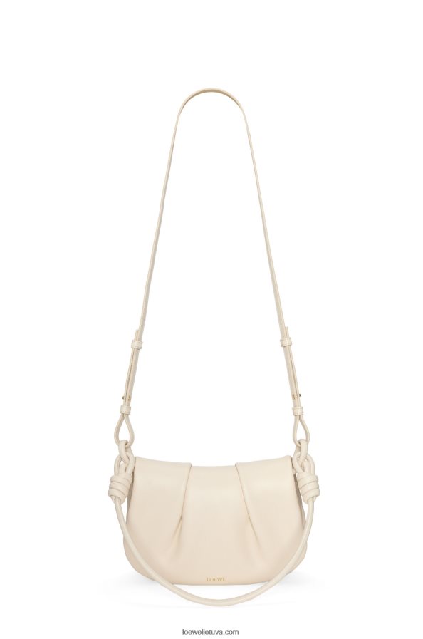 Loewe moterys Paseo kuprinė iš blizgios nappa blauzdos odos angora BZ26XN336