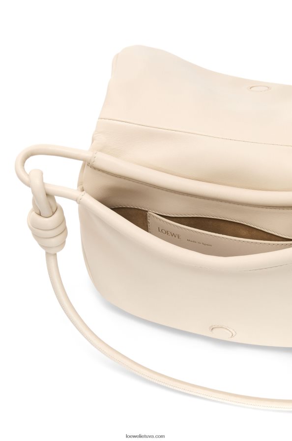 Loewe moterys Paseo kuprinė iš blizgios nappa blauzdos odos angora BZ26XN336