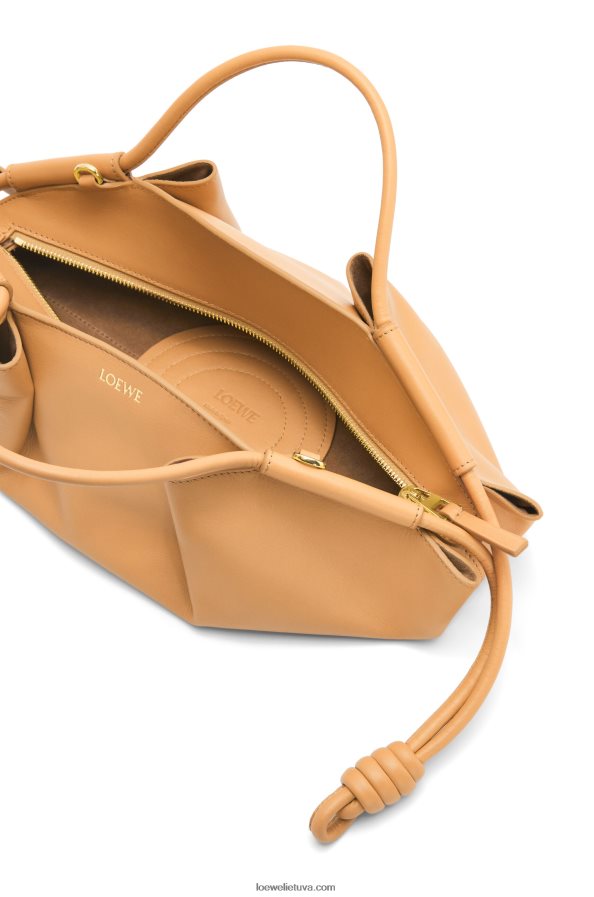 Loewe moterys mažas paseo krepšys iš blizgios nappa veršiuko odos šilta dykuma BZ26XN418