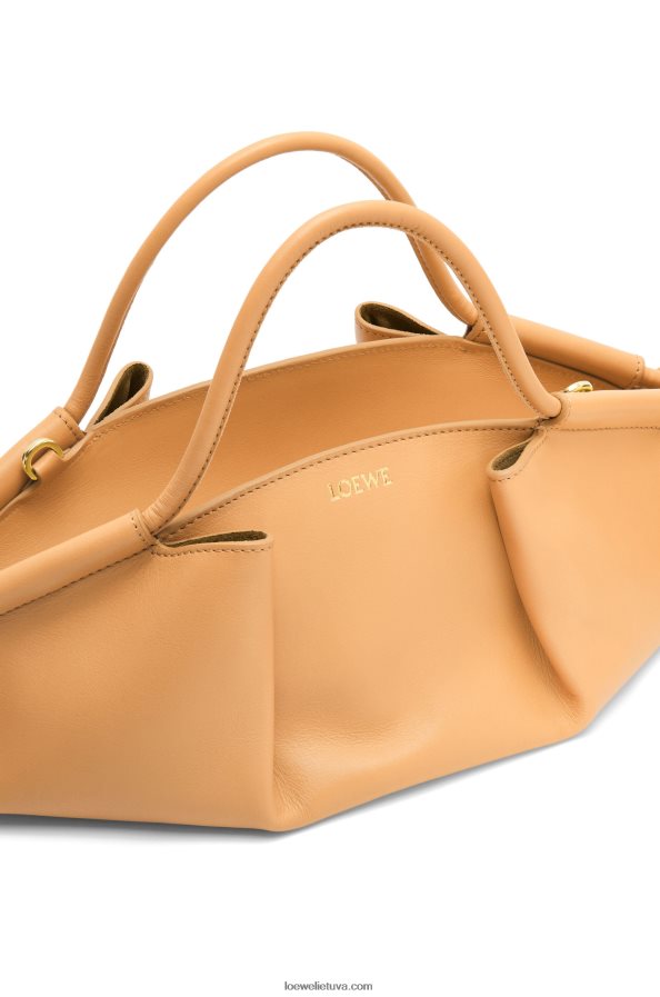 Loewe moterys mažas paseo krepšys iš blizgios nappa veršiuko odos šilta dykuma BZ26XN418