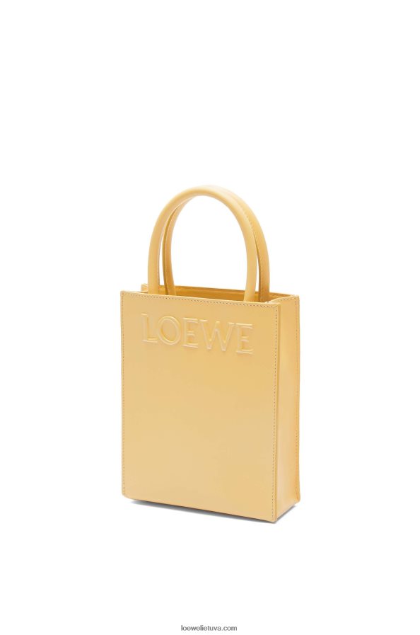 Loewe moterys Standartinis A5 krepšys iš glotnios blauzdos odos tamsus sviestas BZ26XN119