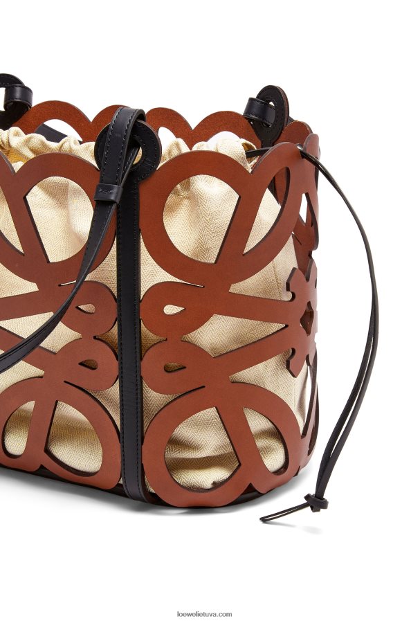 Loewe moterys anagramos iškirptas dėklas iš veršio odos įdegis BZ26XN127