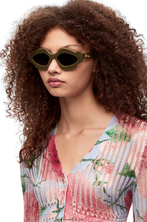 Loewe moterys liepsnos akiniai nuo saulės acetate blizgus chaki BZ26XN1468