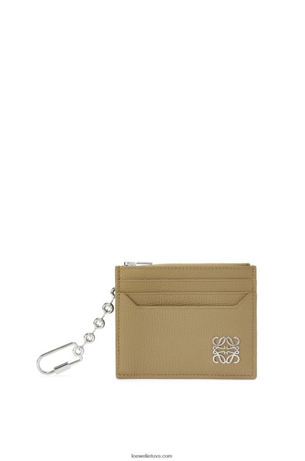 Loewe moterys anagramos kvadratinis kortelių laikiklis iš žvirgždo veršio odos su grandinėle artišoko žalia BZ26XN1367