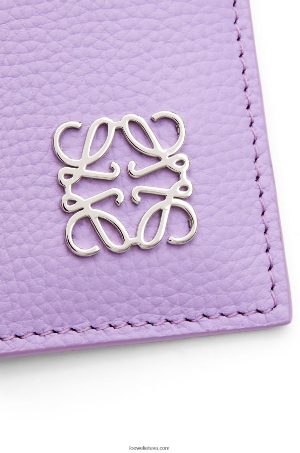 Loewe moterys anagramos kvadratinis kortelių laikiklis iš žvirgždo veršio odos su grandinėle šviesiai violetinė BZ26XN1323