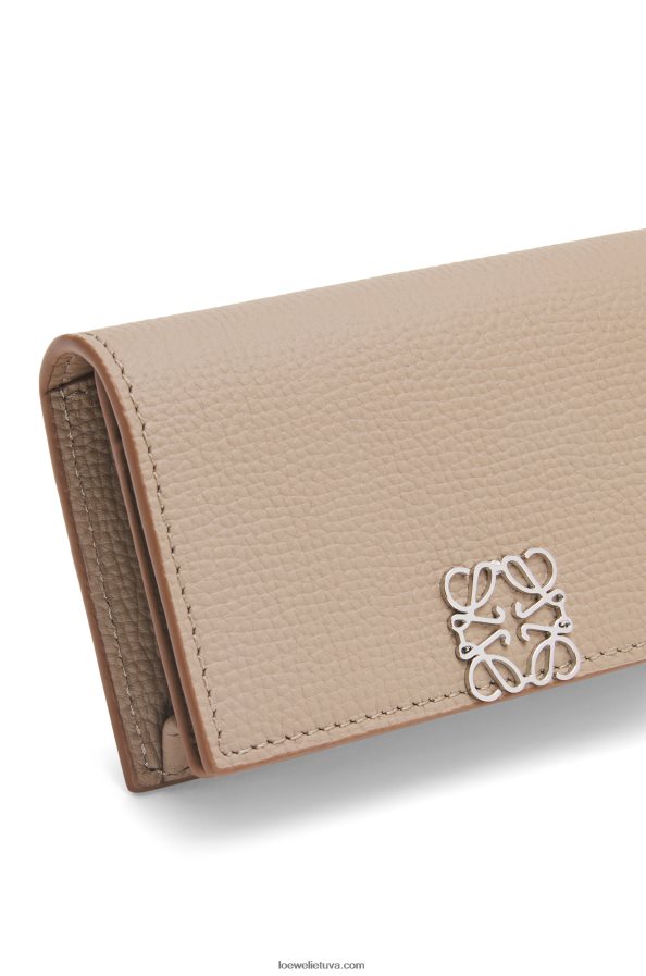 Loewe moterys anagramos vizitinės kortelės laikiklis iš žvirgždo veršiuko odos smėlis BZ26XN1351