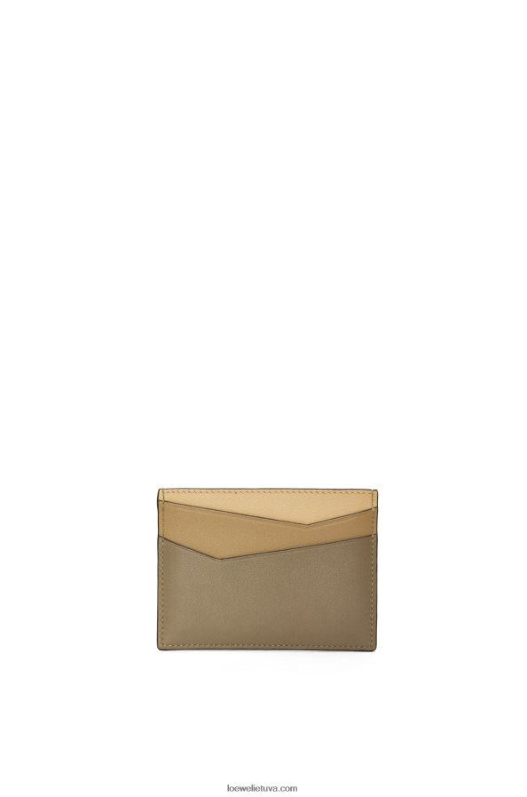 Loewe moterys dėlionė paprastas kortelių laikiklis iš klasikinės veršiuko odos molio žalia/sviestas BZ26XN1362