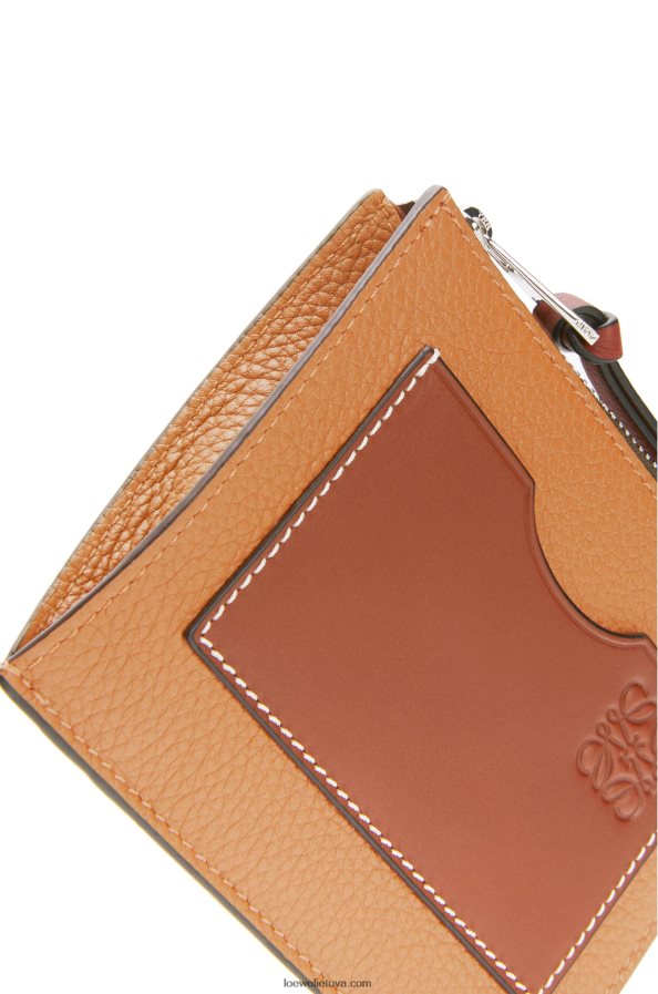 Loewe moterys didelis monetų kortelių laikiklis iš minkštos grūdėtos veršienos šviesi karamelė/pekano BZ26XN1385