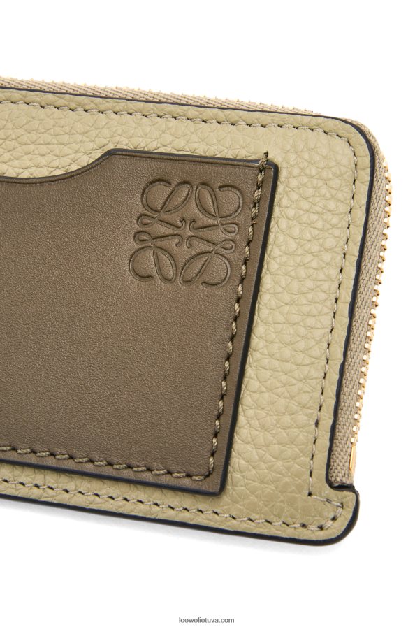 Loewe moterys monetų kortelių laikiklis iš minkštos grūdėtos veršiuko odos šalavijų žalia / tamsiai chaki žalia BZ26XN1329
