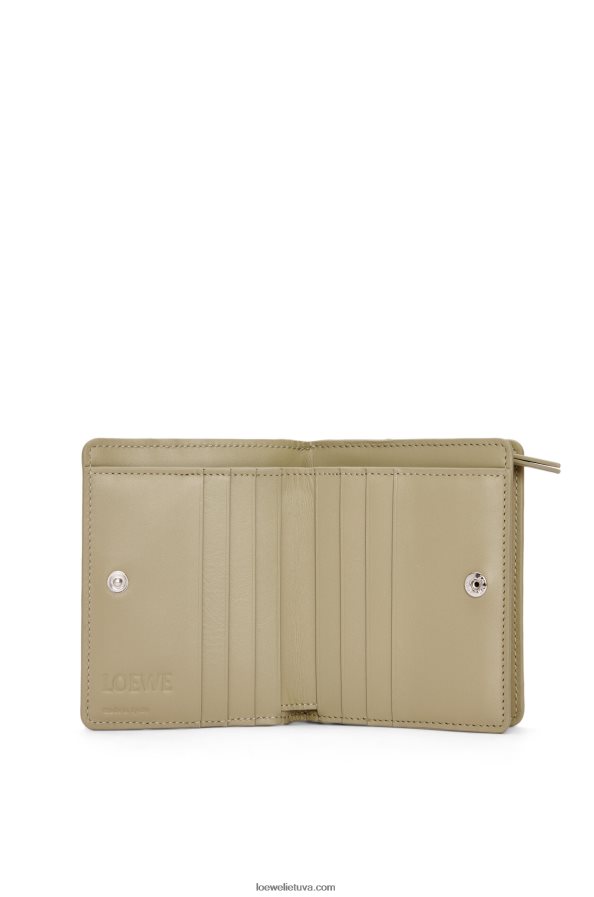 Loewe moterys Dėlionė, kompaktiška klasikinės veršio odos piniginė su užtrauktuku dulkėta mėlyna/šalavijų žalia BZ26XN1213