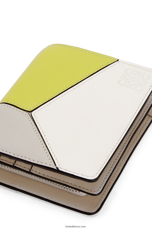 Loewe moterys Dėlionė, kompaktiška klasikinės veršio odos piniginė su užtrauktuku laimo geltonumo/šviesiai avižų BZ26XN1262