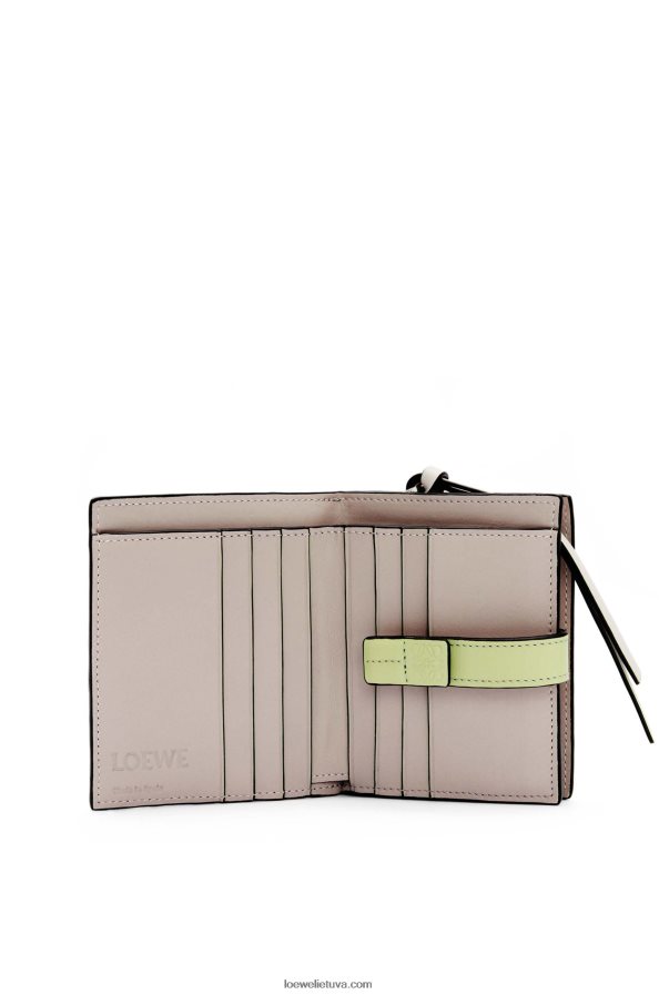 Loewe moterys Kompaktiška piniginė su užtrauktuku iš minkštos blauzdos odos perlų pilka/šviesiai šviesiai žalia BZ26XN1253