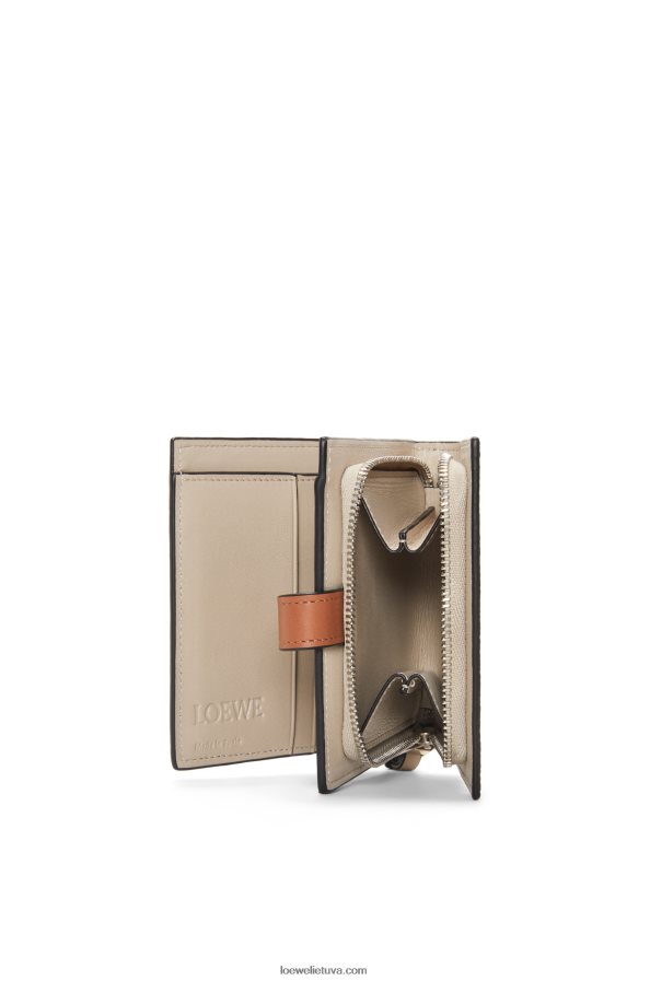 Loewe moterys Kompaktiška piniginė su užtrauktuku iš minkštos blauzdos odos rozmarinas / įdegis BZ26XN1226
