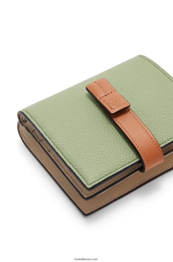 Loewe moterys Kompaktiška piniginė su užtrauktuku iš minkštos blauzdos odos rozmarinas / įdegis BZ26XN1226