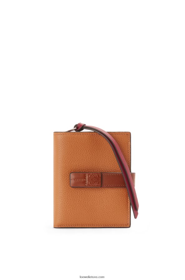 Loewe moterys Kompaktiška piniginė su užtrauktuku iš minkštos blauzdos odos šviesi karamelė/pekano BZ26XN1257