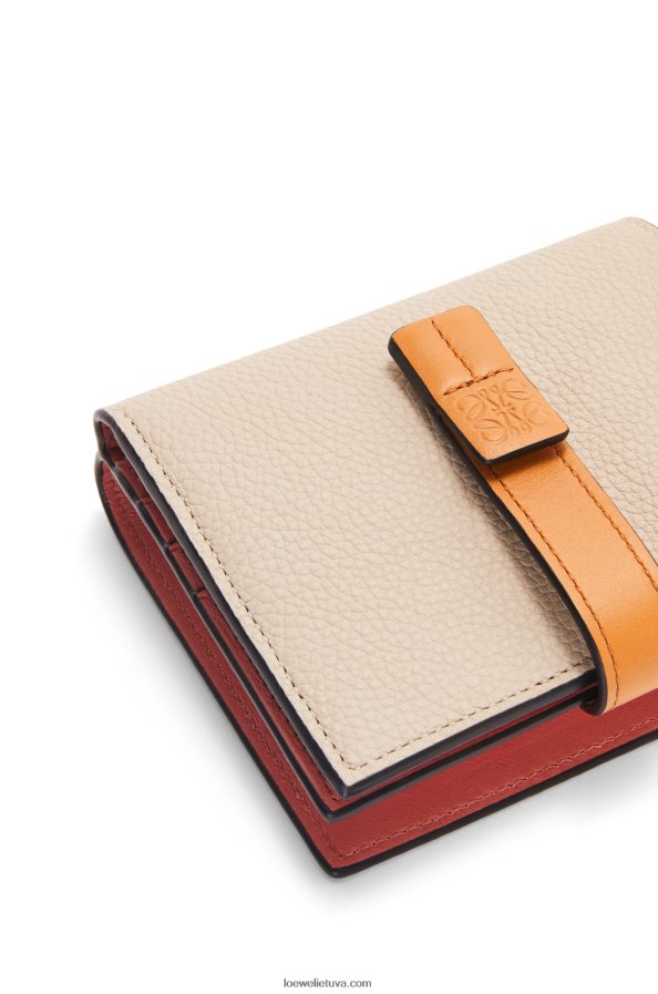 Loewe moterys Kompaktiška piniginė su užtrauktuku iš minkštos blauzdos odos šviesios avižos/medus BZ26XN1222
