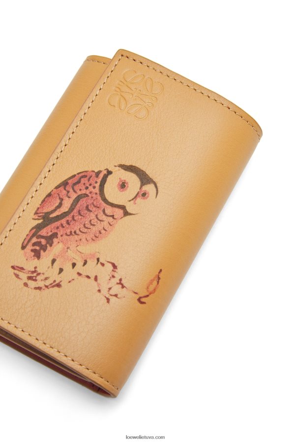 Loewe moterys Pelėda maža vertikali piniginė iš klasikinės veršiuko odos kopa BZ26XN1306