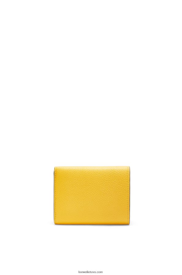 Loewe moterys Trisluoksnė piniginė iš minkštos grūdėtos veršio odos geltona/molio žalia BZ26XN1284