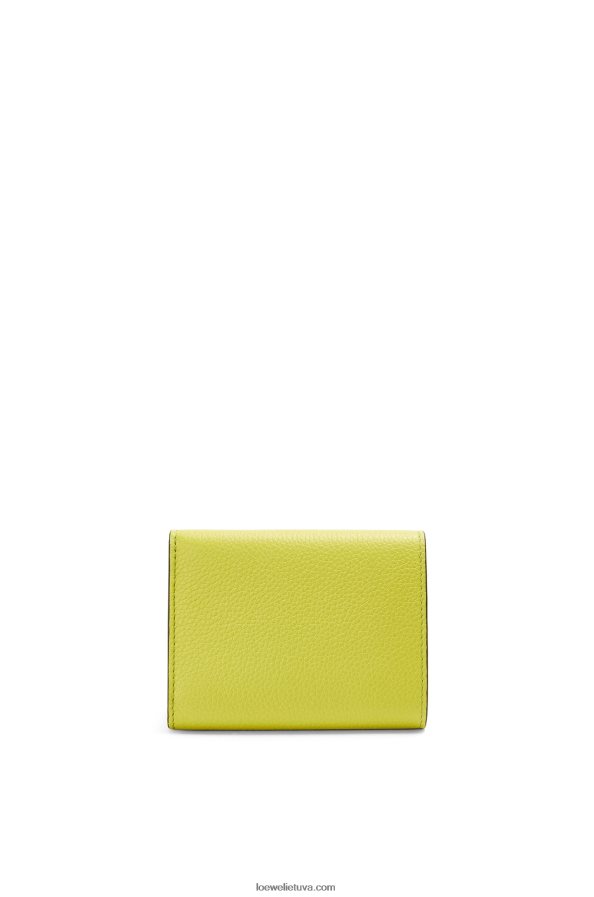 Loewe moterys Trisluoksnė piniginė iš minkštos grūdėtos veršio odos laimo geltona/avokado žalia BZ26XN1311