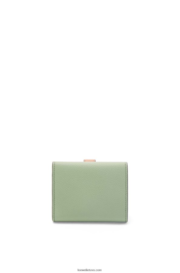 Loewe moterys Trisluoksnė piniginė iš minkštos grūdėtos veršio odos rozmarinas / įdegis BZ26XN1223