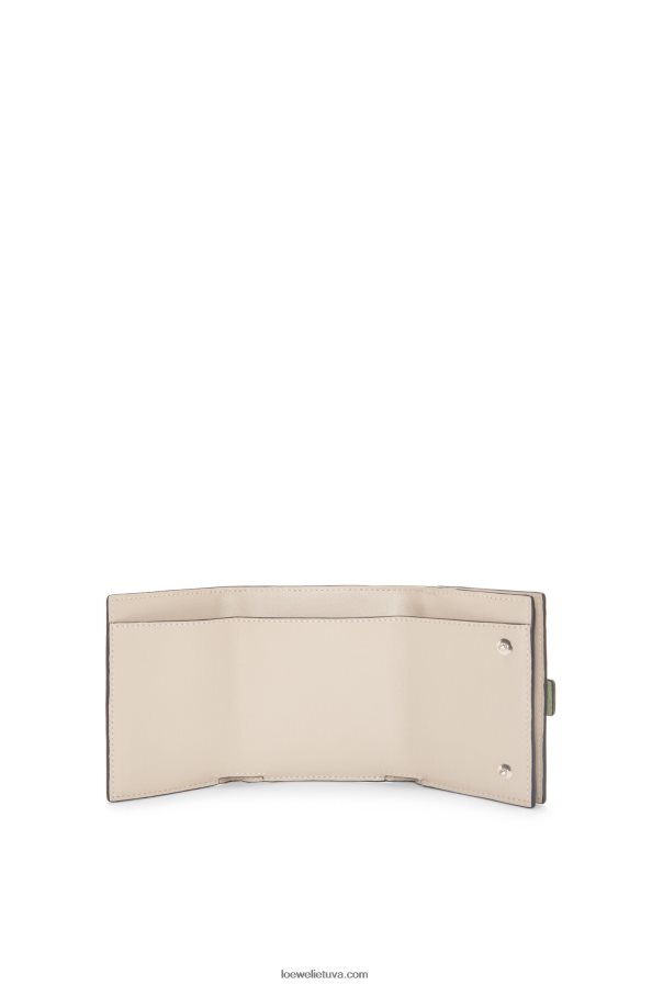 Loewe moterys Trisluoksnė piniginė iš minkštos grūdėtos veršio odos rozmarinas / įdegis BZ26XN1314