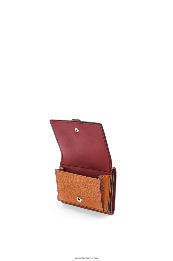 Loewe moterys Trisluoksnė piniginė iš minkštos grūdėtos veršio odos šviesi karamelė/pekano BZ26XN1254