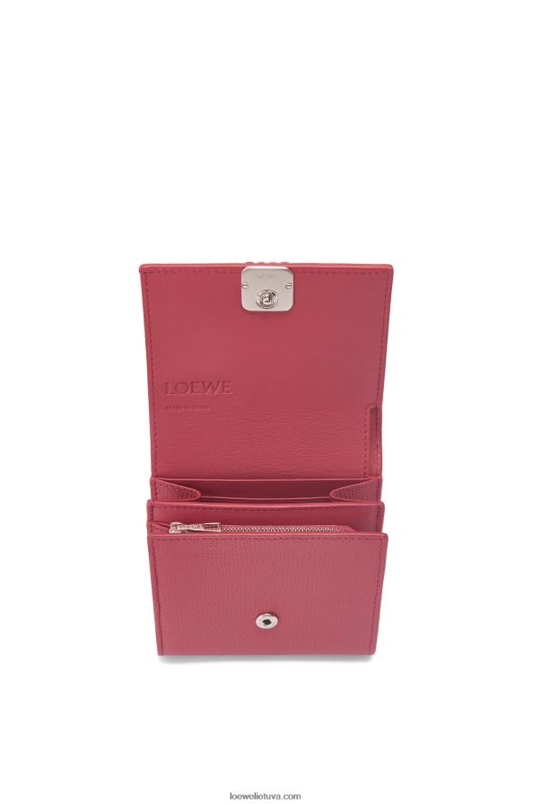 Loewe moterys anagram kompaktiška atvartu piniginė iš akmenukų grūdėtos veršienos slyva BZ26XN1239