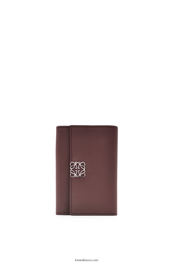Loewe moterys anagrama maža vertikali piniginė iš akmenukų grūdėtos veršio odos bordo BZ26XN1297