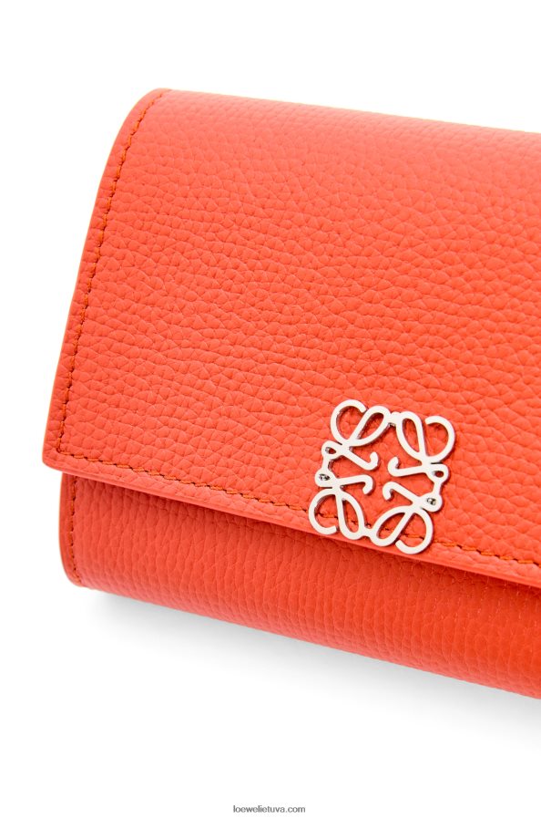 Loewe moterys anagrama maža vertikali piniginė iš akmenukų grūdėtos veršio odos saulėtekio oranžinė BZ26XN1205