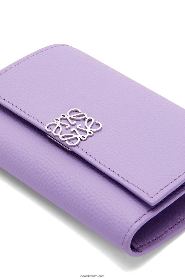 Loewe moterys anagrama maža vertikali piniginė iš akmenukų grūdėtos veršio odos šviesiai violetinė BZ26XN1237