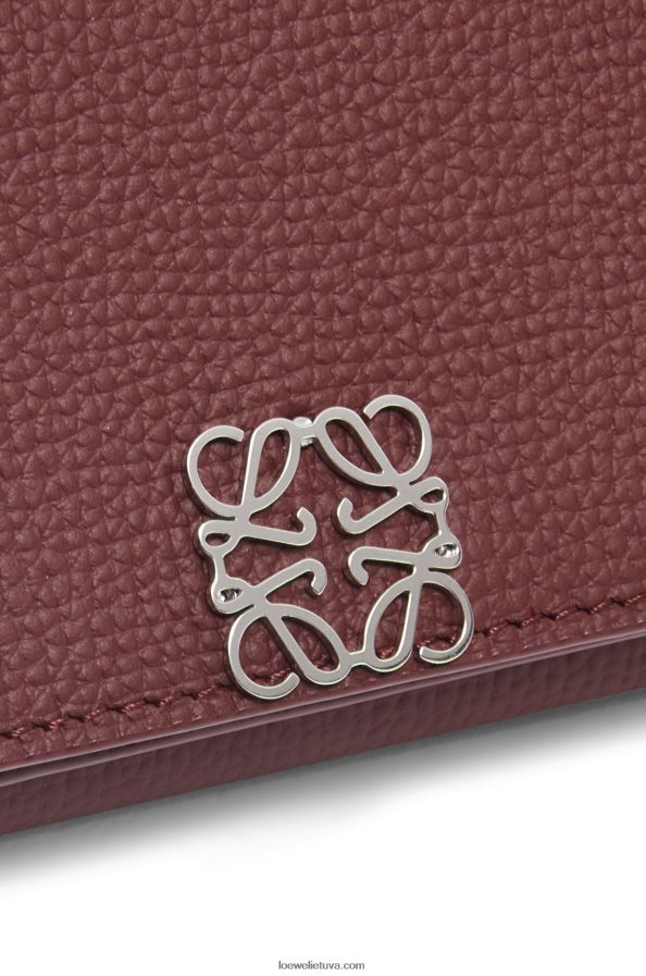 Loewe moterys anagramos trisluoksnė piniginė iš žvirgždo grūdėtos odos bordo BZ26XN1296