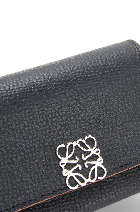 Loewe moterys anagramos trisluoksnė piniginė iš žvirgždo grūdėtos odos juodas BZ26XN1245