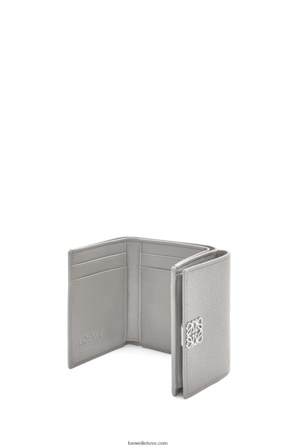 Loewe moterys anagramos trisluoksnė piniginė iš žvirgždo grūdėtos odos perlų pilka BZ26XN1206