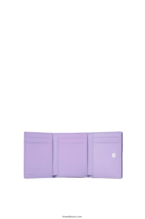 Loewe moterys anagramos trisluoksnė piniginė iš žvirgždo grūdėtos odos šviesiai violetinė BZ26XN1235