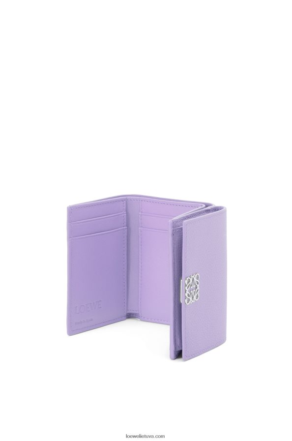 Loewe moterys anagramos trisluoksnė piniginė iš žvirgždo grūdėtos odos šviesiai violetinė BZ26XN1235