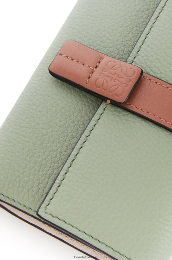 Loewe moterys maža vertikali piniginė iš minkštos grūdėtos veršienos rozmarinas / įdegis BZ26XN1225