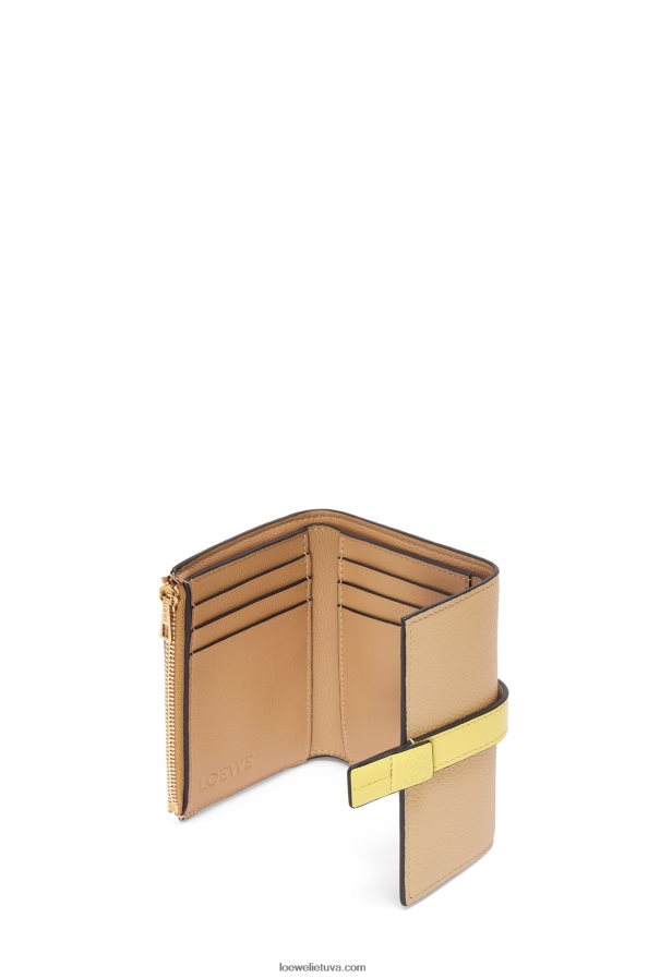 Loewe moterys maža vertikali piniginė iš minkštos grūdėtos veršienos sviestas/blyški citrina BZ26XN1286