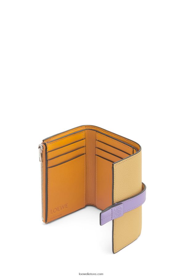 Loewe moterys maža vertikali piniginė iš minkštos grūdėtos veršienos tamsus sviestas / rausvas BZ26XN1267